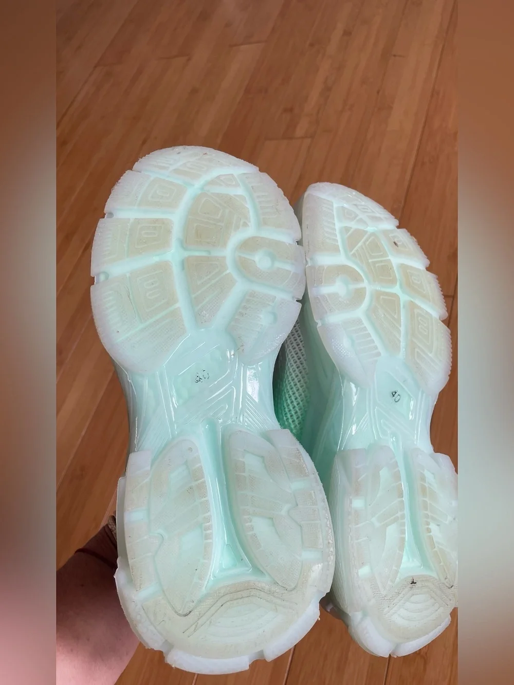 ESSENTIEL ANTWERP Mint Green and White Athletic Sneakers shoes OMBRÉ 40